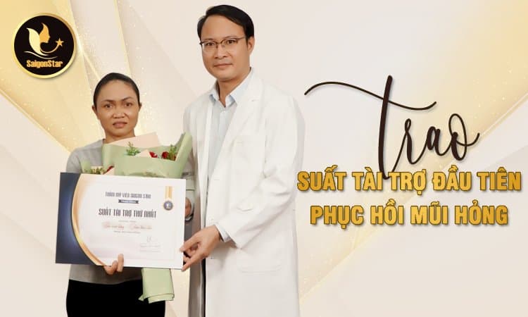 Bác sĩ Hoạt trao suất tài trợ 100% đầu tiên